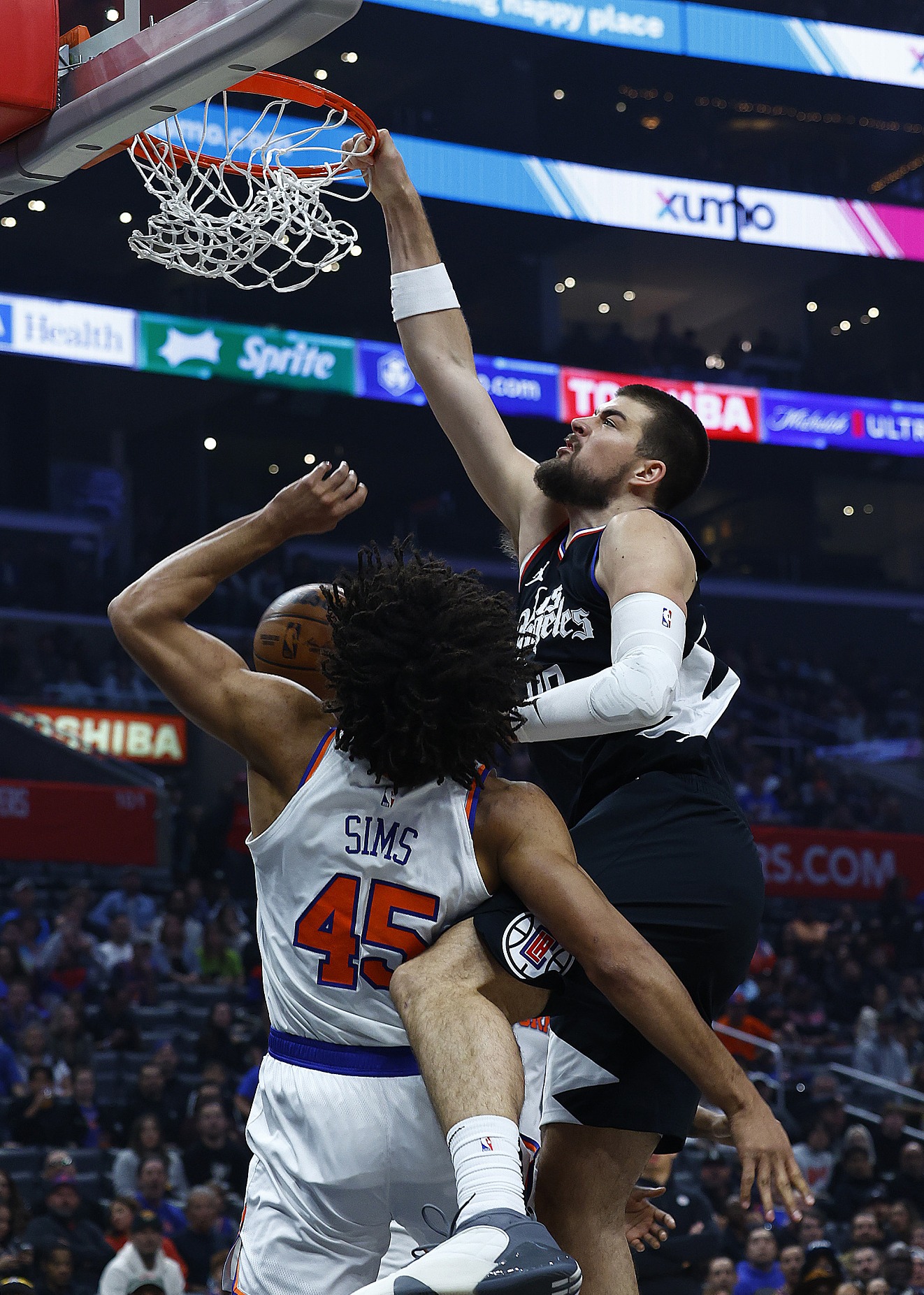 NBA常规赛：尼克斯122-144快船封面图